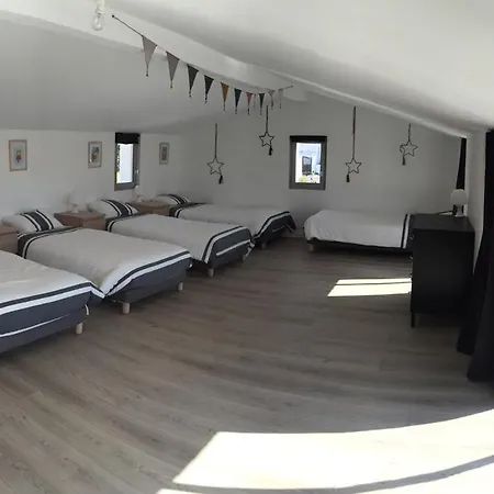 Дом отдыха House In Re With Pool And Garden *