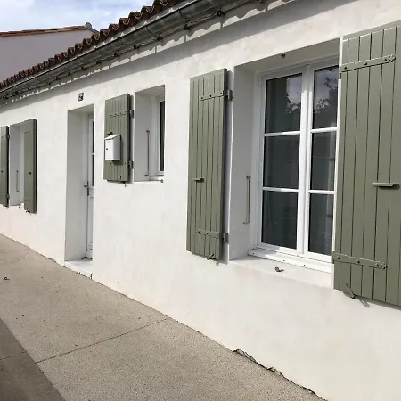 House In Re With Pool And Garden